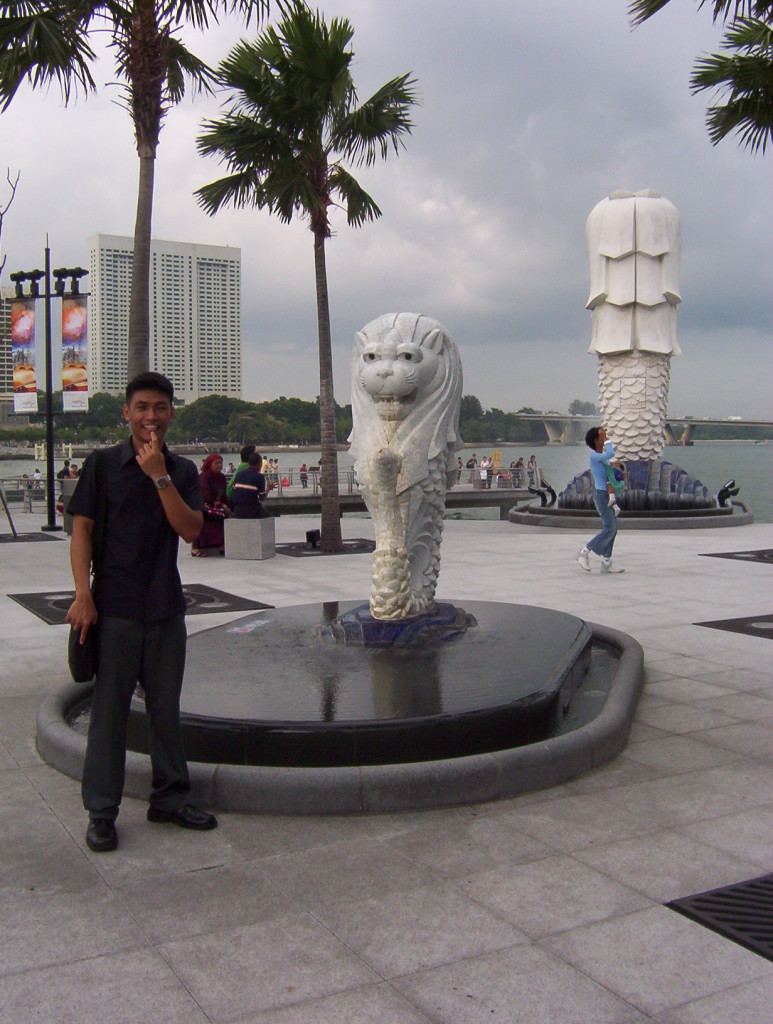 The Merlion Cub drooling. Photo taken in 2004.
